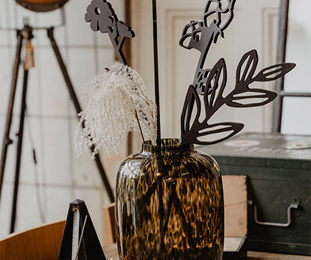 WIN, WIN, WIN… een set houten bloemen van Fabryk Design