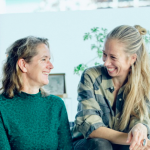 Premium artikel uit magazine: Veer&Moon, betekenisvolle cadeau’s een met sierlijk bloemmotief
